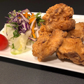 料理メニュー写真 国産ありた鶏ムネ肉の唐揚げ(米粉、米油使用)
