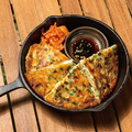 料理メニュー写真&nbsp;韓国風ピリ辛チヂミ