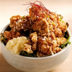 デカ盛り　油淋鶏丼