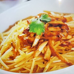 【無形文化遺産料理】松茸とジャガイモの千切り旨煮