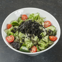 サイドメニューも豊富！女性に嬉しいサラダも充実◎