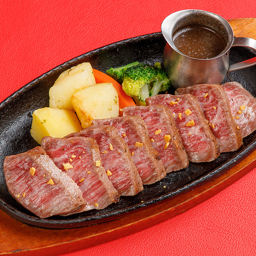 宮崎牛/地鶏/チキン南蛮など数々の宮崎名物をご提供しております！