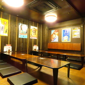 当店はお座敷席をご用意しており、靴を脱いでリラックスしながらお過ごしいただけます。広々とした空間で、家族や友人とのお食事にぴったりです。安心してご利用いただける環境ですので、皆様でゆっくりと楽しい時間をお過ごしください。心地よいひとときをお届けします。