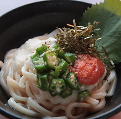 オクラ明太とろろの冷やしうどん