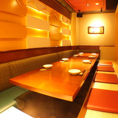 8～10名様まで入れる掘りごたつ個室。ゆったり広々、落ち着く空間で岡山の味をお楽しみください。