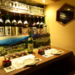 カウンター席も人気です。