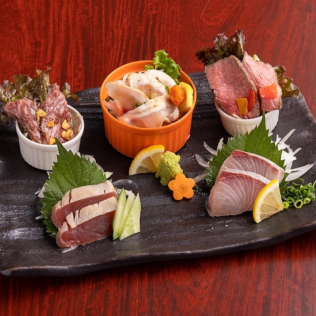 肉と鮮魚盛りは、美味しいお肉もお魚も両方楽しめるので是非ご堪能下さい！