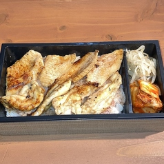せせりと豚トロ弁当