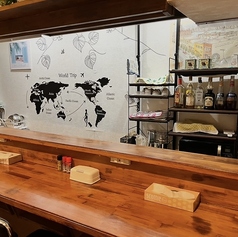 12名様まで座ることが可能なカウンター席を御用意しております！一人でしっぽり飲みたい時や友人との飲み会にぜひご利用ください！