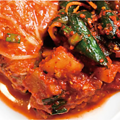 JAと共同開発した変わりキムチなど多彩なラインナップ◎