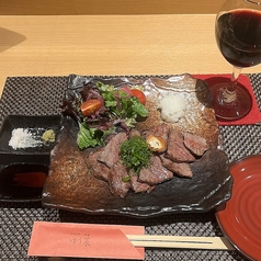 鉄板で焼く、和牛ステーキ