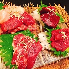 当店自慢の「馬刺し」をぜひお楽しみください♪