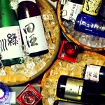 店主厳選の希少な日本酒を豊富にご用意！獺祭などの飲み比べセットや地酒セットも◎喫煙も可能。