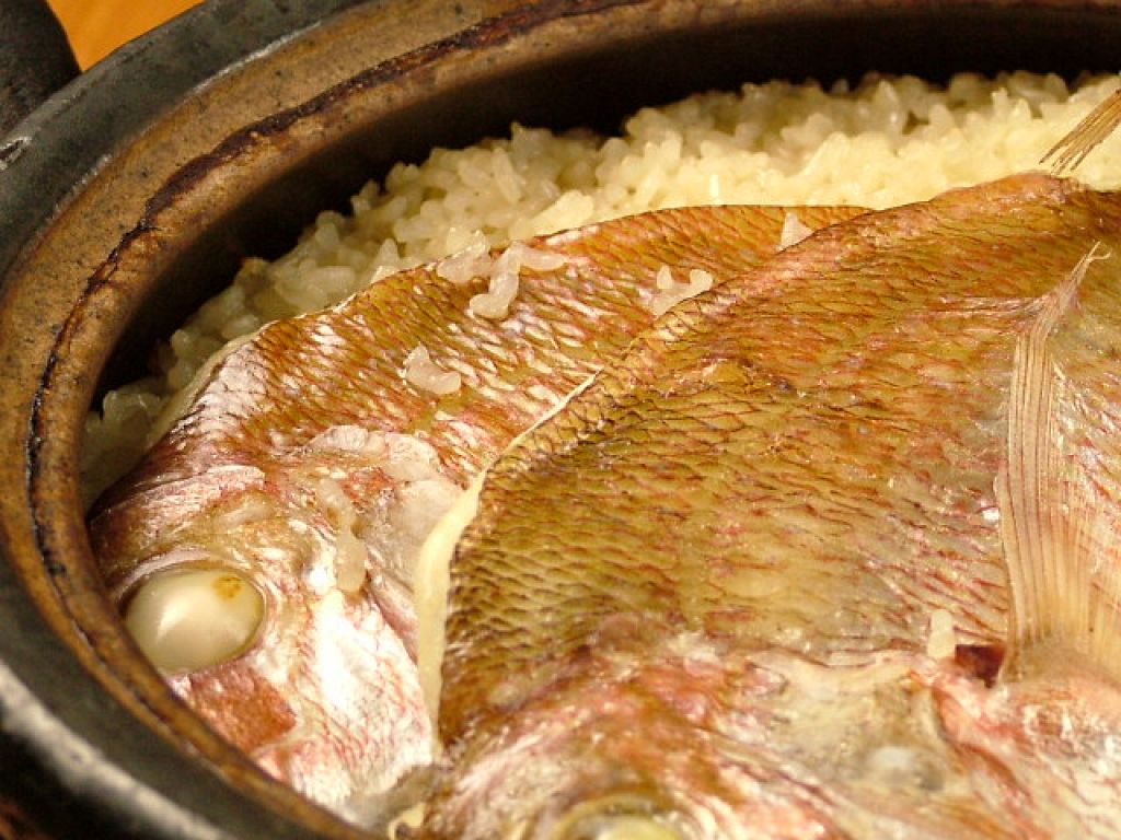 だいがくのおススメ!名物鯛めし<並>1550円。明石の天然鯛を使用!飲み放題付コース5300円からご用意!