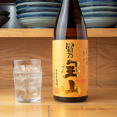 ビールやハイボールの他、焼酎、日本酒も豊富な銘柄を取り揃えております。こだわりの十割そばや酒の肴をつまみに、焼酎や日本酒など、当店おすすめのお酒をお楽しみ下さい♪