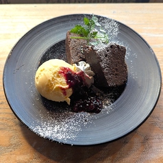 生チョコ仕立てのガトーショコラ