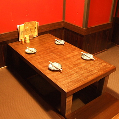 ゆったりお寛ぎいただける掘りごたつ席をご用意しております。