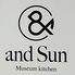 東北歴史博物館レストラン　&SUNのロゴ
