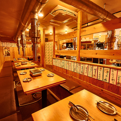 30名以上のグループで店舗を貸切できます！特別な宴会やイベントに最適なプライベート空間で、焼肉を心ゆくまで楽しんでください。