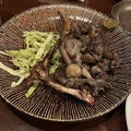 料理メニュー写真&nbsp;親どりの戸だまっ黒炭もも焼き