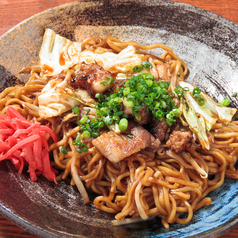 生麺使用！　名物ホルモン焼きそば