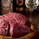 当店三大名物のひとつ、お肉！国産牛にこだわりのある、シェフが厳選した部位をお好きな焼き加減で！