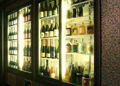 きわめて繊細でテロワールや熟成の歳月が閉じ込めている泡のシャンパーニュ