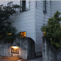 バスで送迎も！