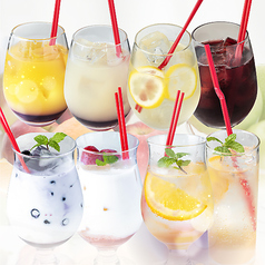 色鮮やかなモクテル(お酒ではありません)