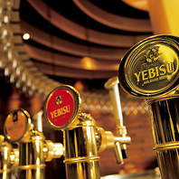 ふくよかな余韻と美しい黄金色に輝く「ヱビスビール」