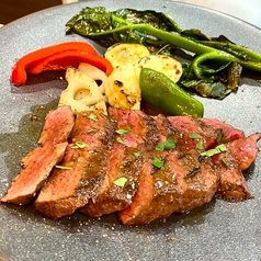 牛モモ肉のロースト マデラ酒ソース