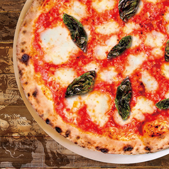 モッツァレラとフレッシュバジルのマルゲリータ