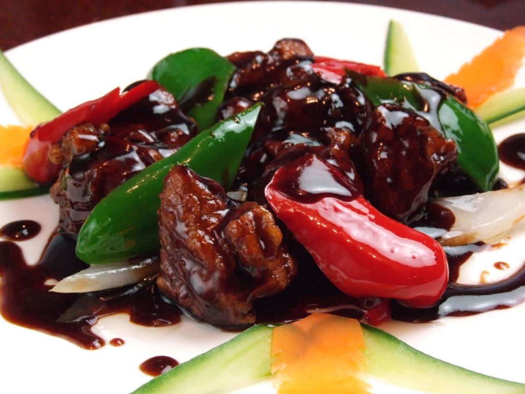 【食べ放題OK】人気の黒酢酢豚♪酢豚は甘酢と黒酢の両方あります♪