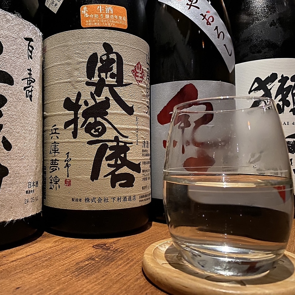 地酒を種類豊富にご用意♪普段あまり日本酒を飲まない人もお気に入りの一杯が見つかるはず！