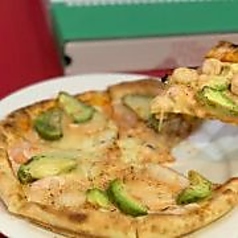 海老とアボカドのトマトクリームピザ
