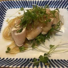国産地鶏の鳥刺しや逸品も当店のおすすめ！