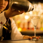 常連様も多いJIGGER BAR SAPPORO。お一人様のご来店も多いです。