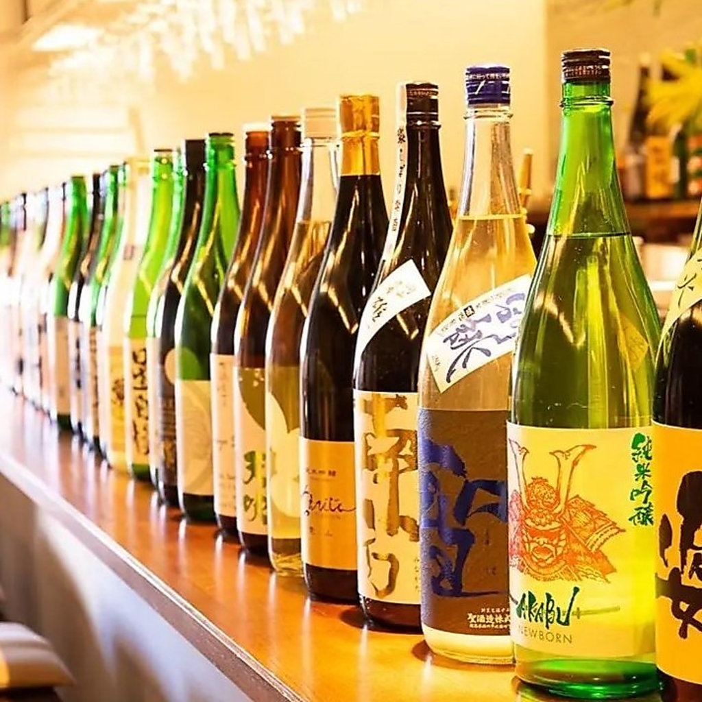 冷酒だけでも全国各地の約40種類と豊富にご用意しております！お気に入りの一杯が見つかるはず♪