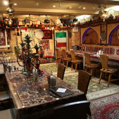 持ち込みイベント・企画なども大歓迎です。音響設備、プロジェクター、スクリーンなどもご用意あります。ご相談ください！月曜日から木曜日まで予約の方でお誕生日の方ケーキプレゼントさせて頂きます。