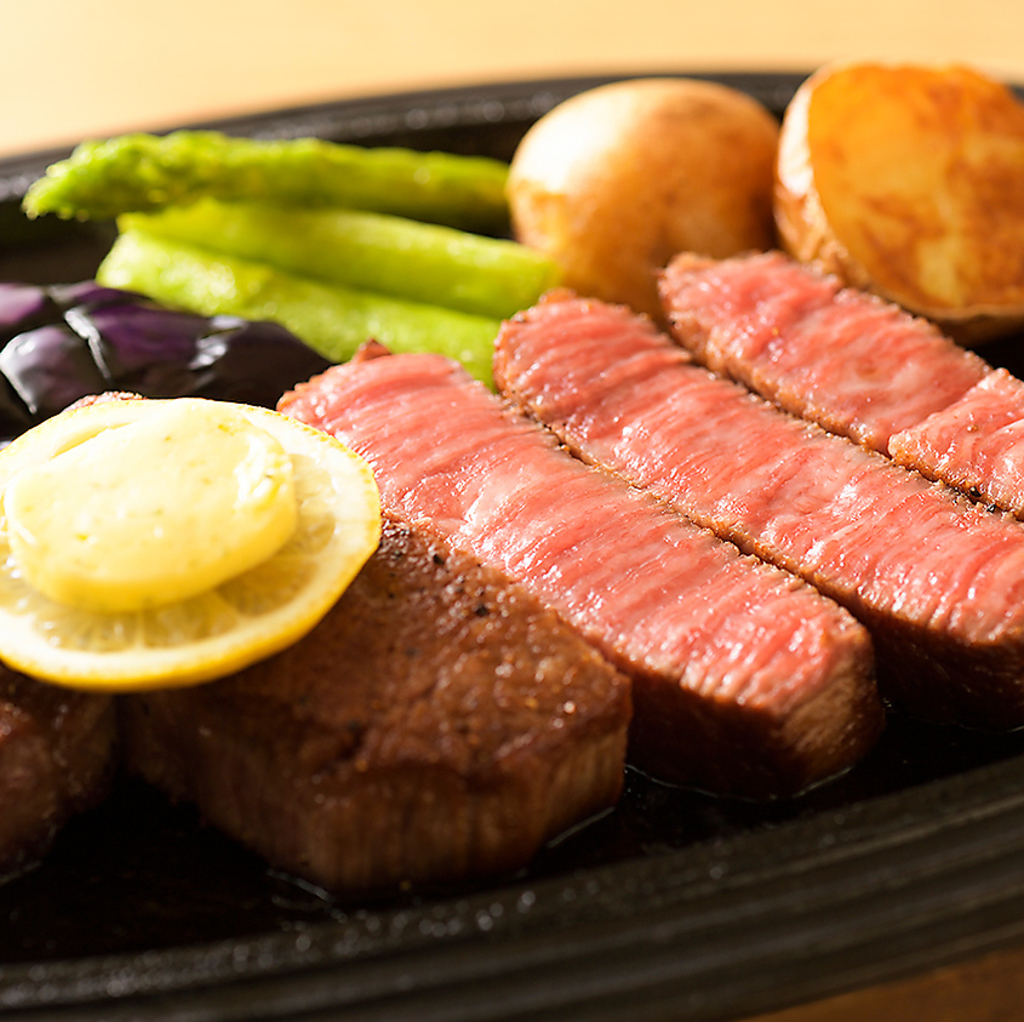 当店がすき焼き店を始めたのが昭和30年頃…以来60年以上、最高級への拘りを持ってご提供しています。