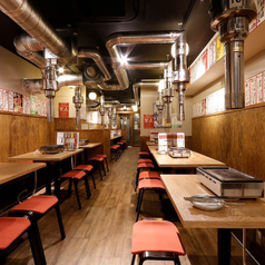 焼肉×ホルモン×居酒屋 明大前肉流通センターの雰囲気2