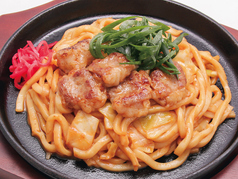 ホルモン焼きうどん