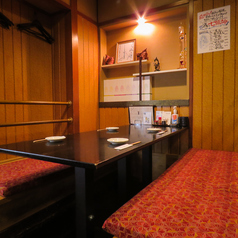 広々とお使いいただけるテーブル席をご用意