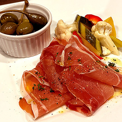 Assorted ham with pickles&olives
