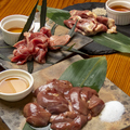 料理メニュー写真&nbsp;せせり炙り/やげんなんこつ炙り/肝炙りレア焼き/砂肝炙りレア焼き/心臓炙りレア焼き