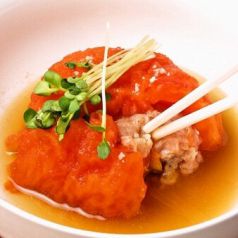 【肉詰めトマト】当店人気メニュー♪ダシにもこだわり!!の写真