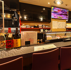 カウンター席です。少人数の飲み会やお一人様も大歓迎しております。