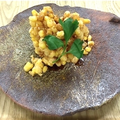 とうもろこしの少し大きめなかき揚げ~きちり特製濃厚醤油だれで~