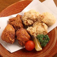 2種類を食べ比べ！『うゐ唐とざんぎのあわせ盛り』の写真