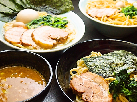 甘みを閉じ込めた特製スープで作る、オリジナル(横浜家系)ラーメンを味わえるお店。